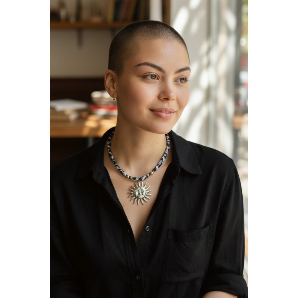 Κολιέ  με μενταγιόν ήλιος