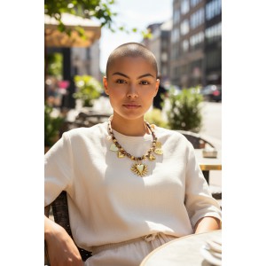 Κολιέ  με μενταγιόν ήλιος και φυλαχτά