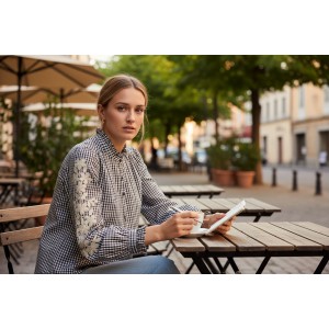 Πουκάμισο  καρό με κέντημα στα μανίκια